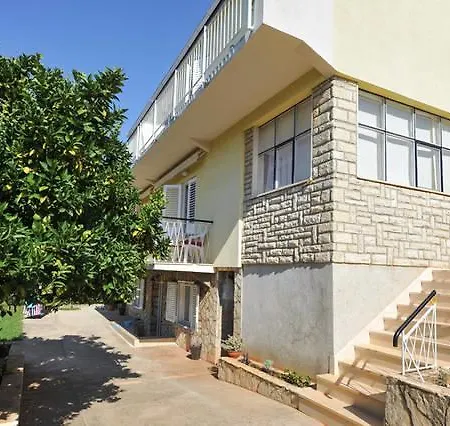 Borna Apartement *