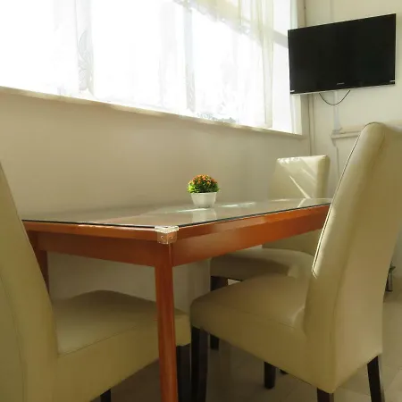 Borna Apartement * Novalja